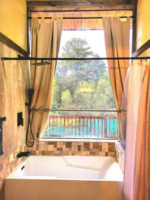 Waterfront Houston Hide Out In A Magical Forest Waller Ngoại thất bức ảnh